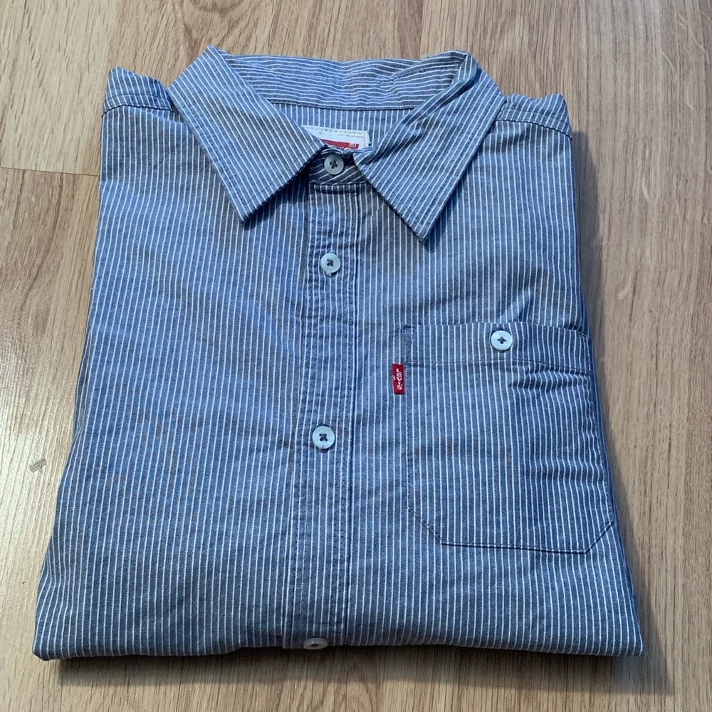 Levis Button-down